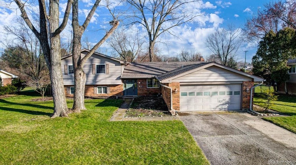 2130 Crystal Marie Dr, Dayton, OH 45431-3314