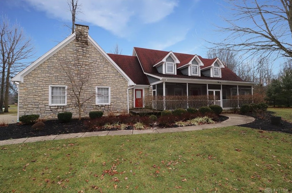 7682 Old Woods Ct, Springboro, OH 45066