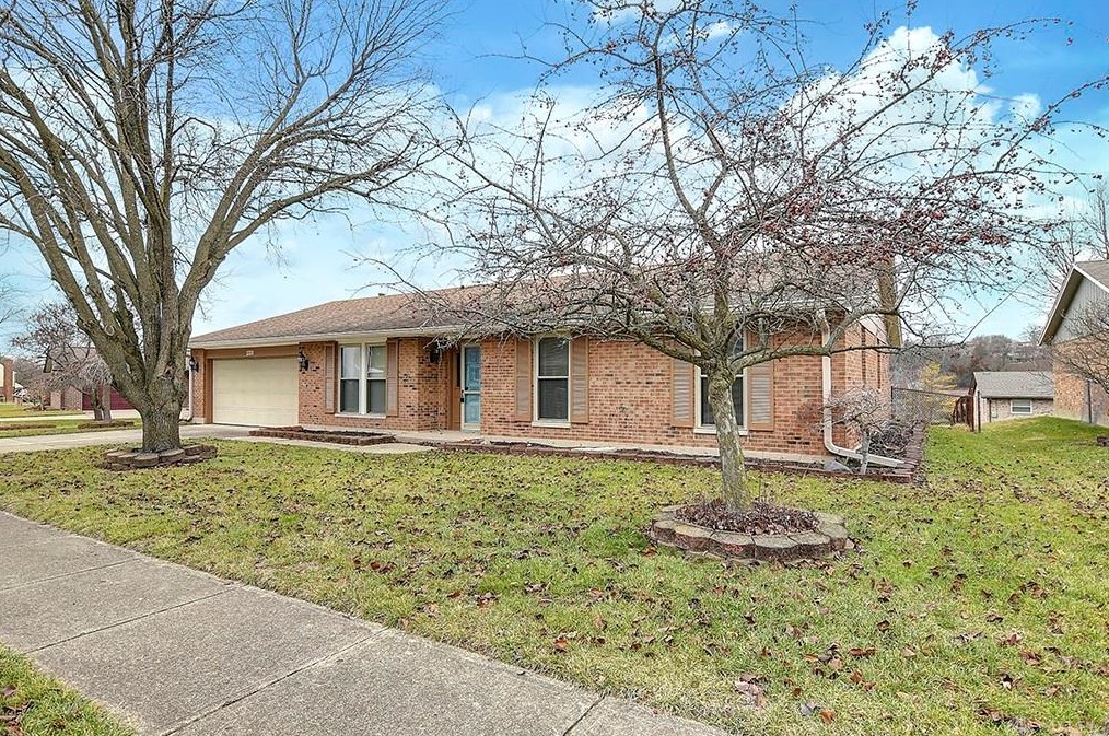 2339 Oakbark St, Miamisburg, OH 45342-2756