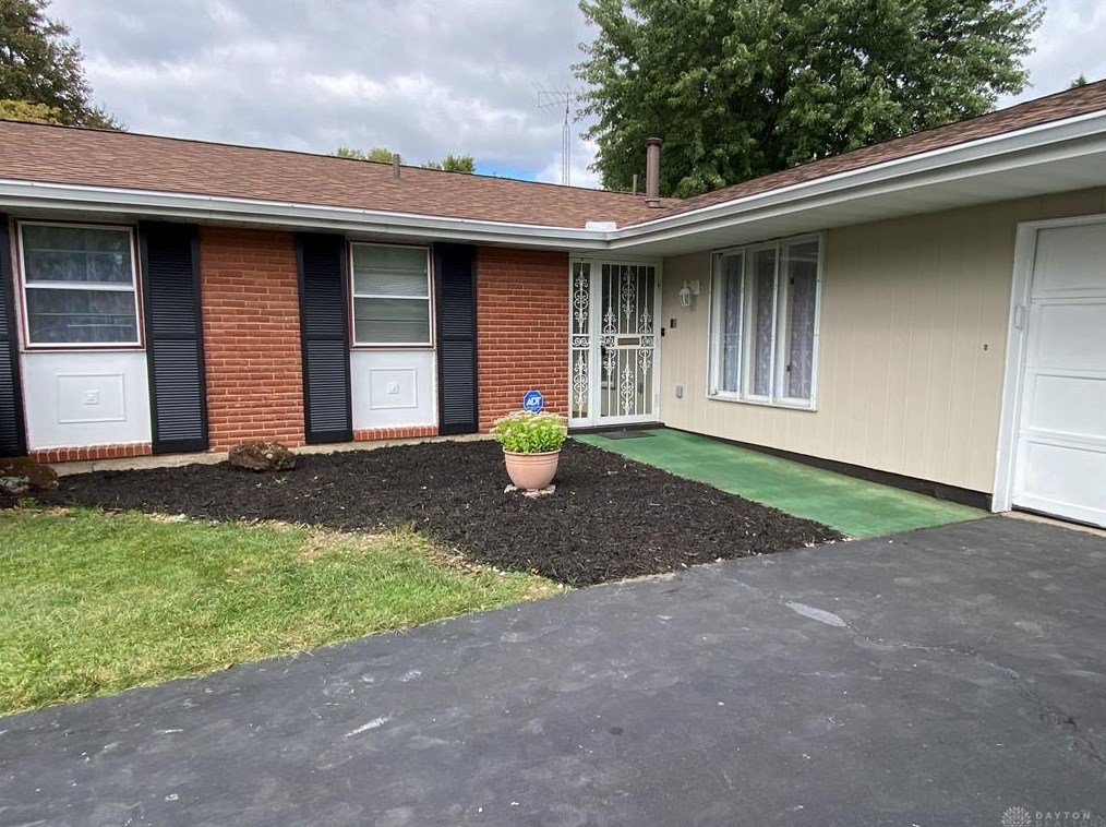 610 Liscum Dr, Dayton OH  45417-8805 exterior