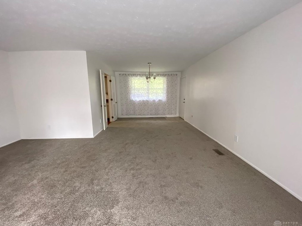 610 Liscum Dr, Dayton OH  45417-8805 exterior