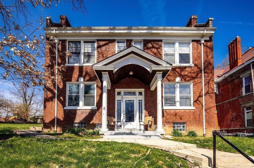 3025 Gilbert Ave, Cincinnati OH  45206-1050 exterior