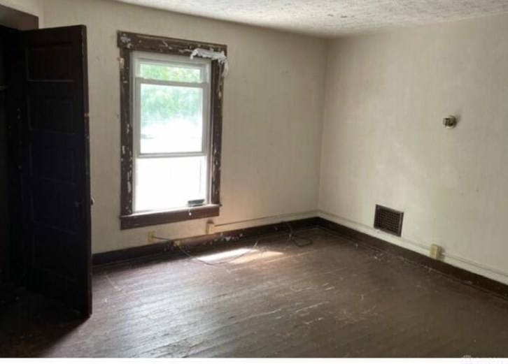 742 Ferguson Ave, Dayton OH 45402-6207 exterior