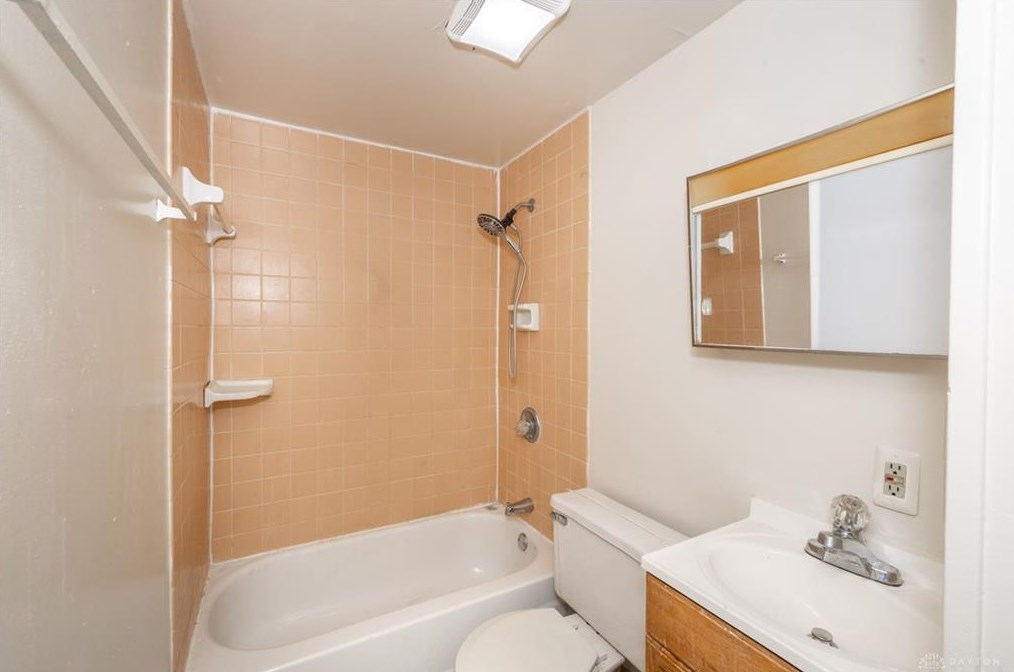 120 Vine St, Cincinnati OH  45215-3250 exterior