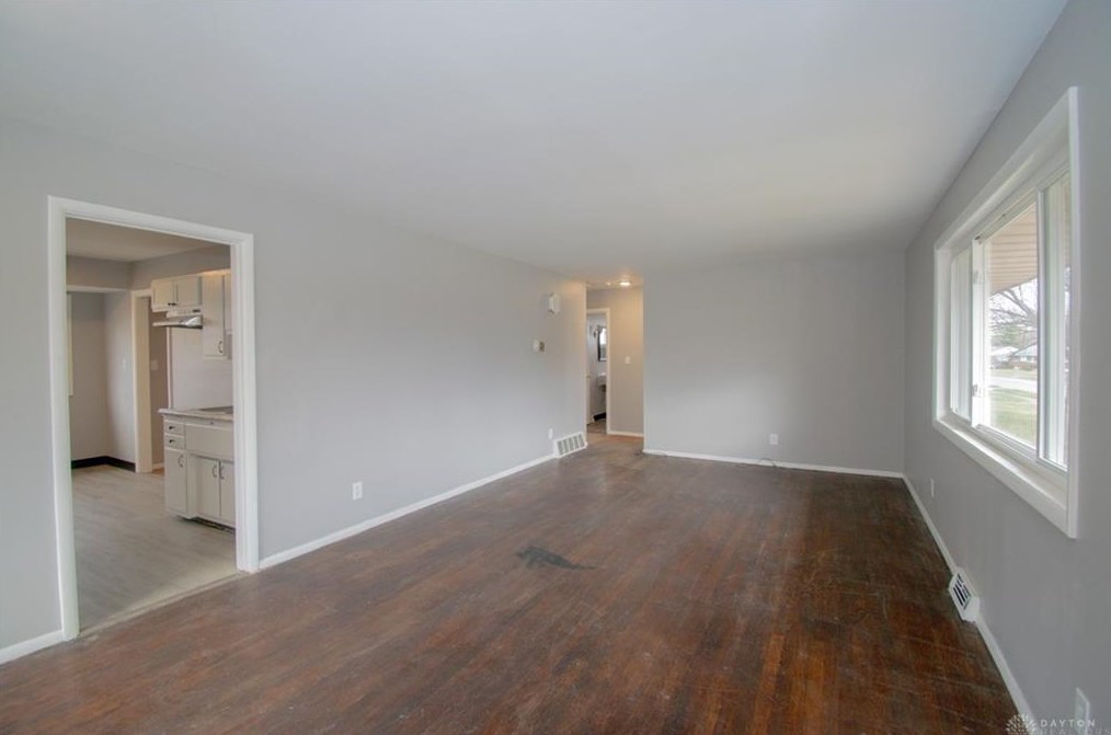47 Soloman St, Dayton, OH 45426-3012