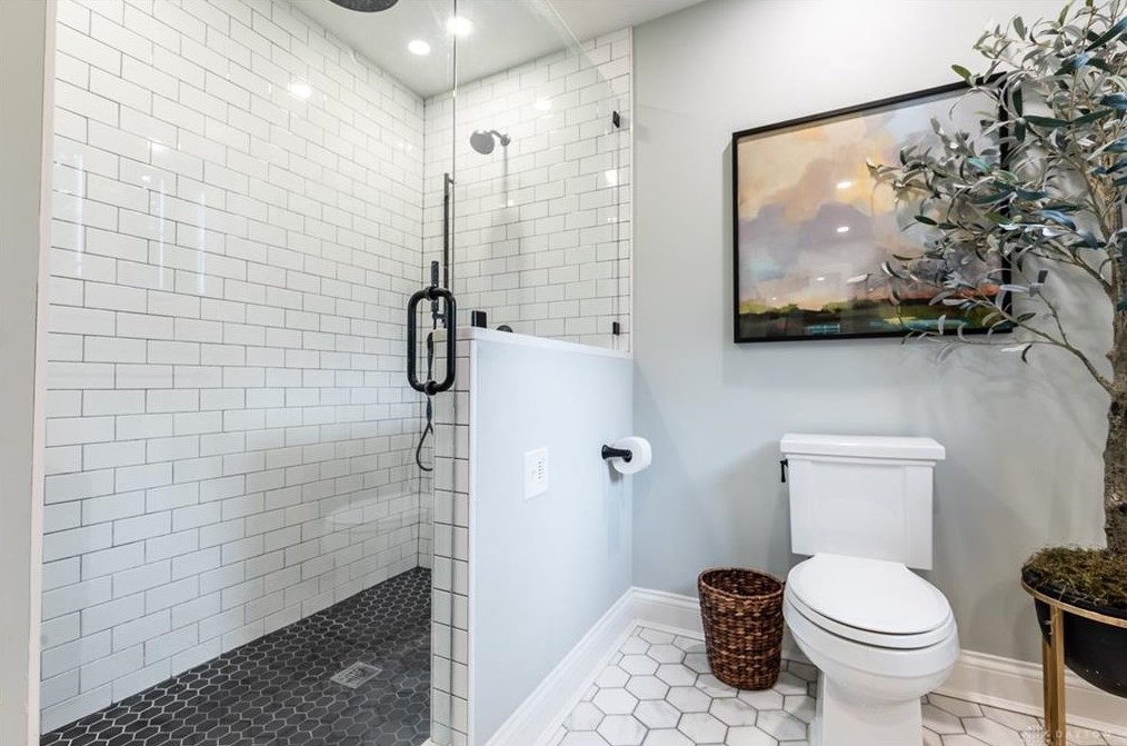 1244 Hayward Ave, Cincinnati OH 45208-4327 exterior