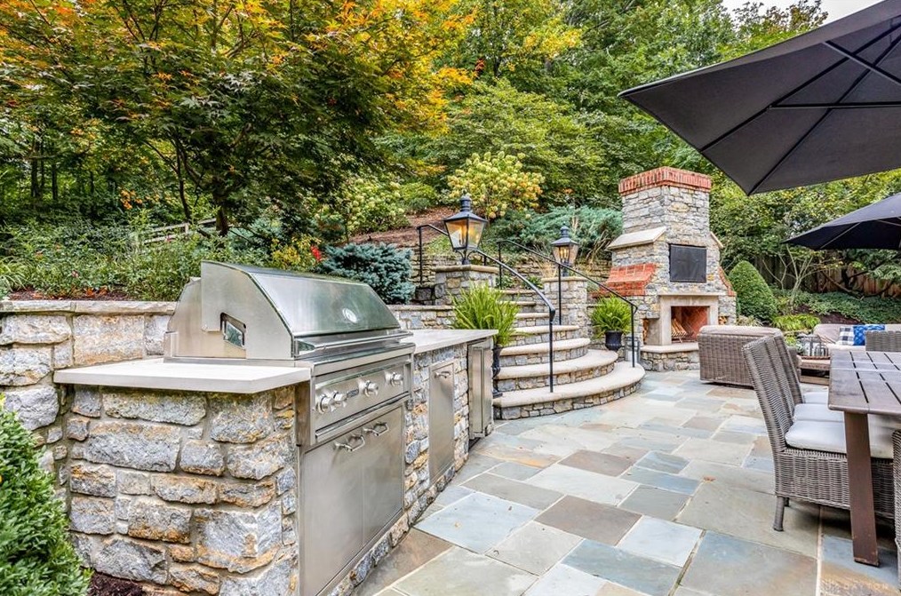 1244 Hayward Ave, Cincinnati OH 45208-4327 exterior