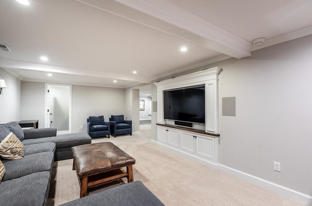 1244 Hayward Ave, Cincinnati OH 45208-4327 exterior