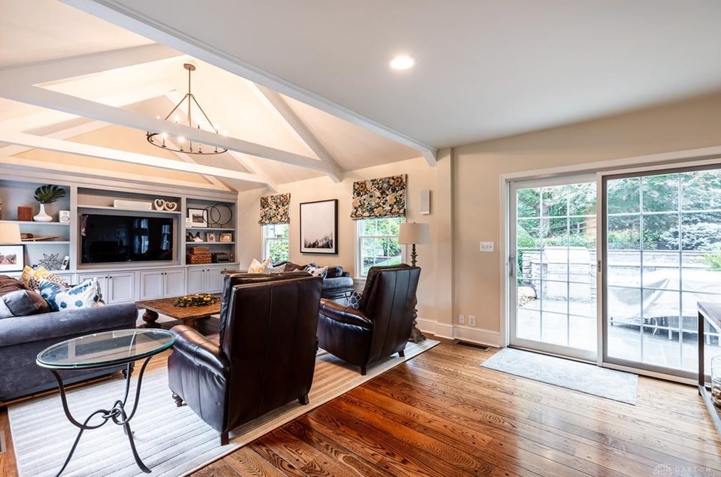 1244 Hayward Ave, Cincinnati OH 45208-4327 exterior