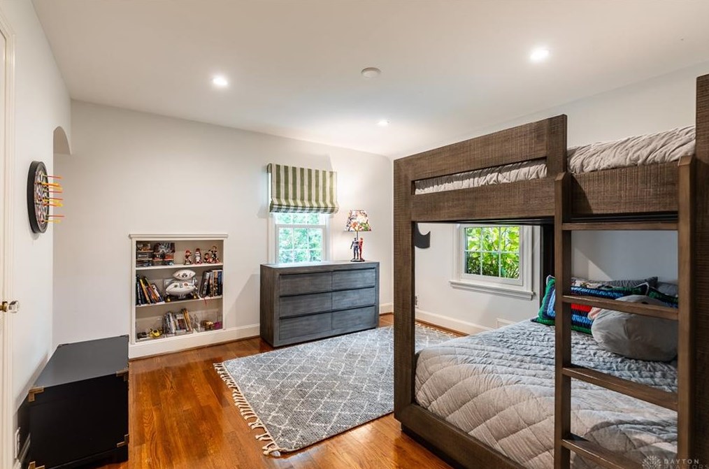 1244 Hayward Ave, Cincinnati OH 45208-4327 exterior