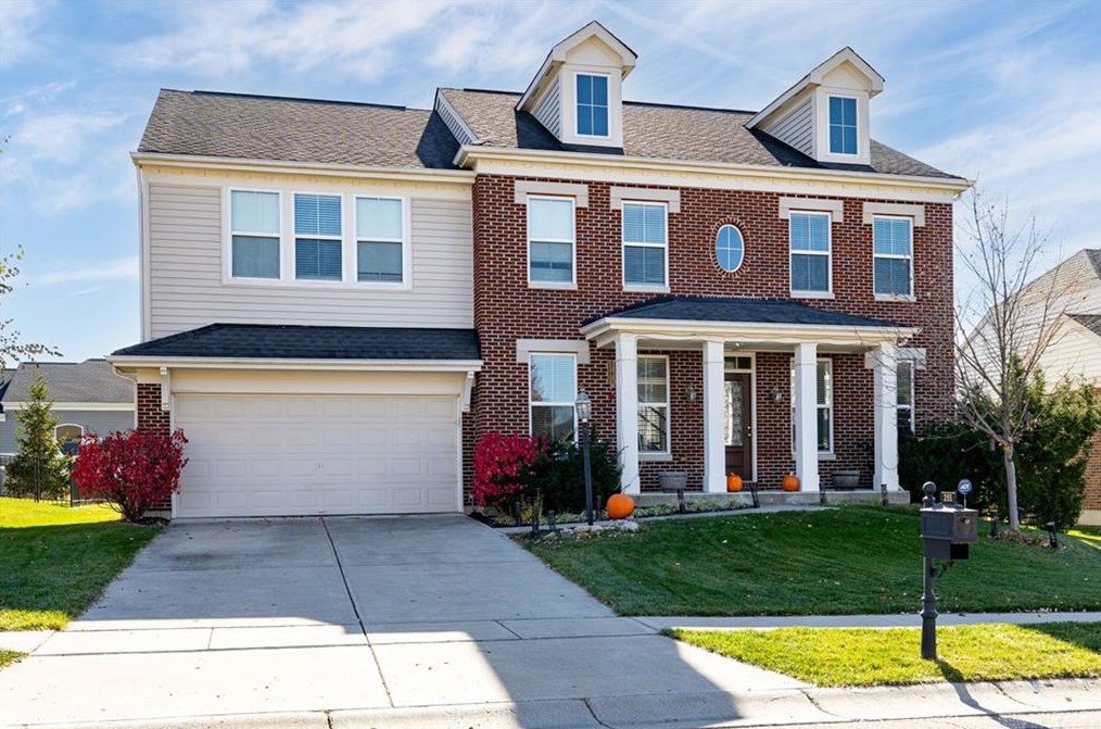 255 Clearsprings Dr, Springboro, OH 45066