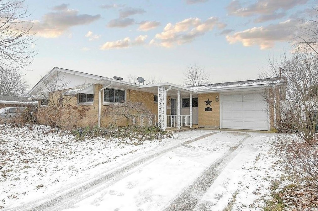 260 Shade Dr, Fairborn, OH 45324-4237