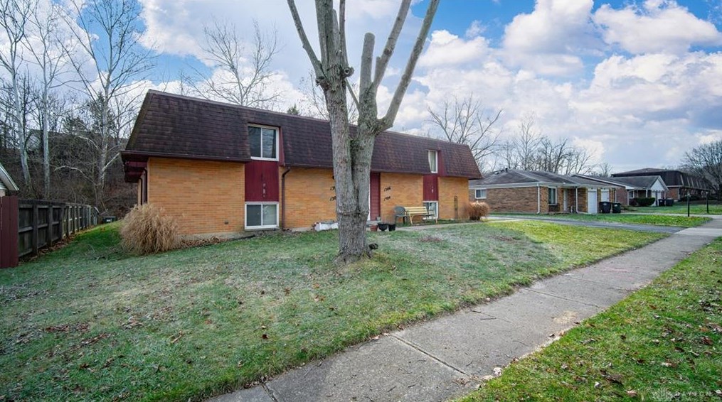 1300 King Richard Pkwy, Dayton, OH 45449-2302