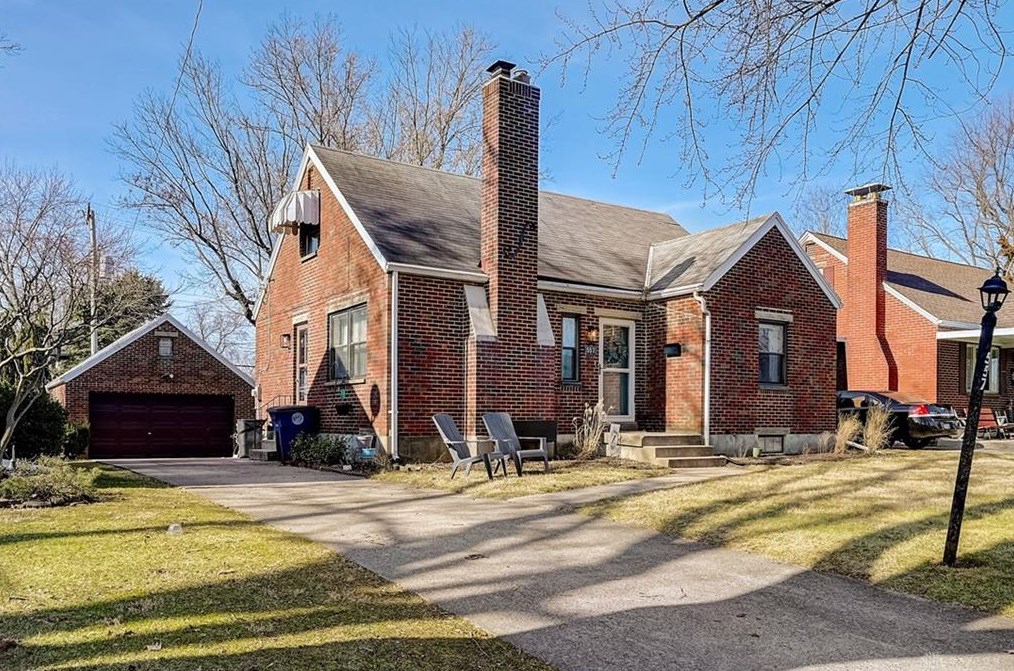 557 Shadowlawn Ave, Dayton, OH 45419-4036