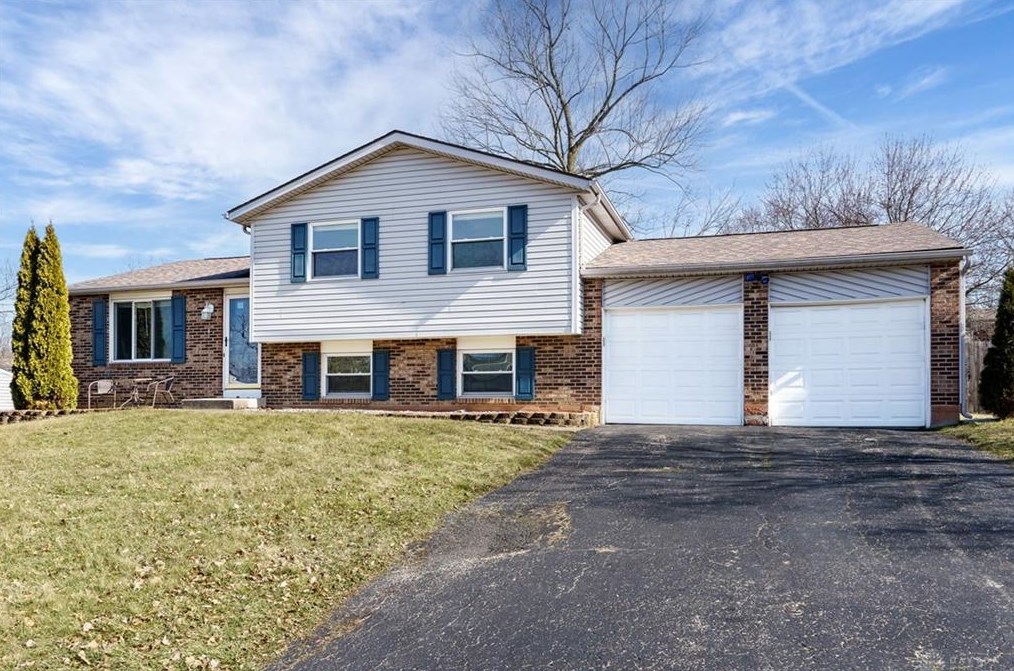 1026 Sundance Dr, Miamisburg, OH 45342