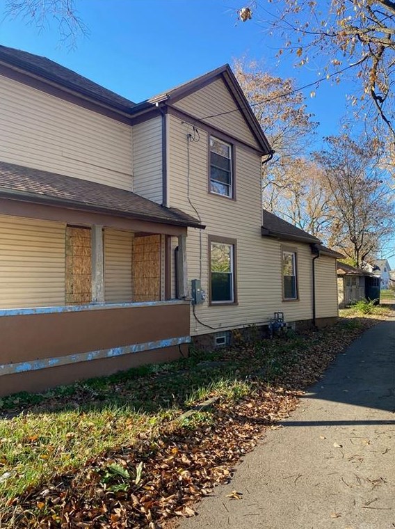 17 Ardmore Ave, Dayton, OH 45417-2256