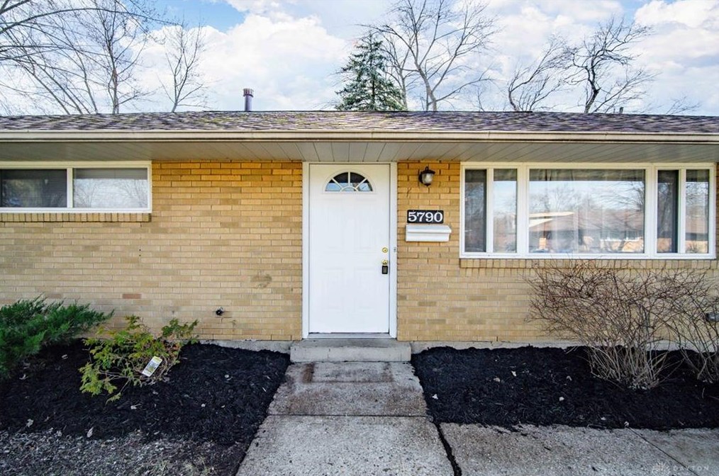 5790 Botkins Rd, Dayton, OH 45424-4262