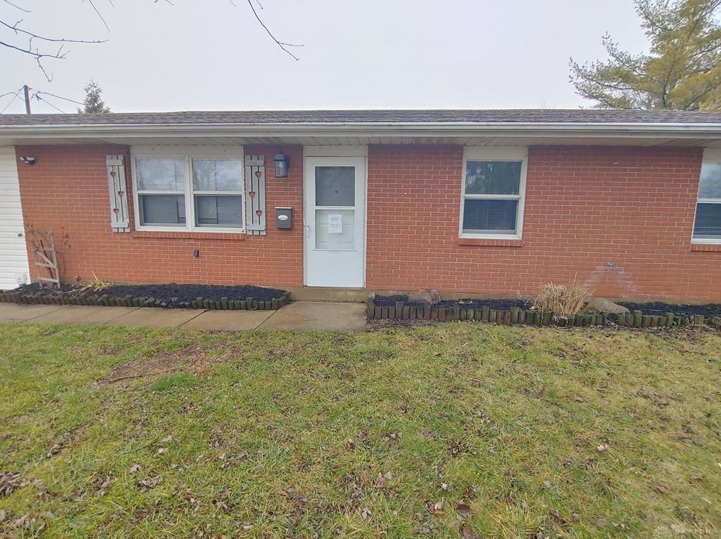 406 Scarborough Ct, New Lebanon, OH 45345