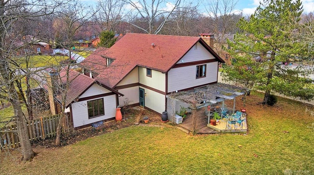 1102 Hidden Oaks Dr, Dayton, OH 45459-3256