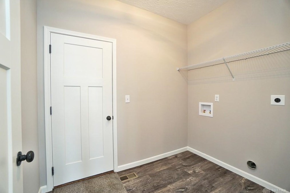 310 Selkirk Pl, Trenton OH  45067 exterior