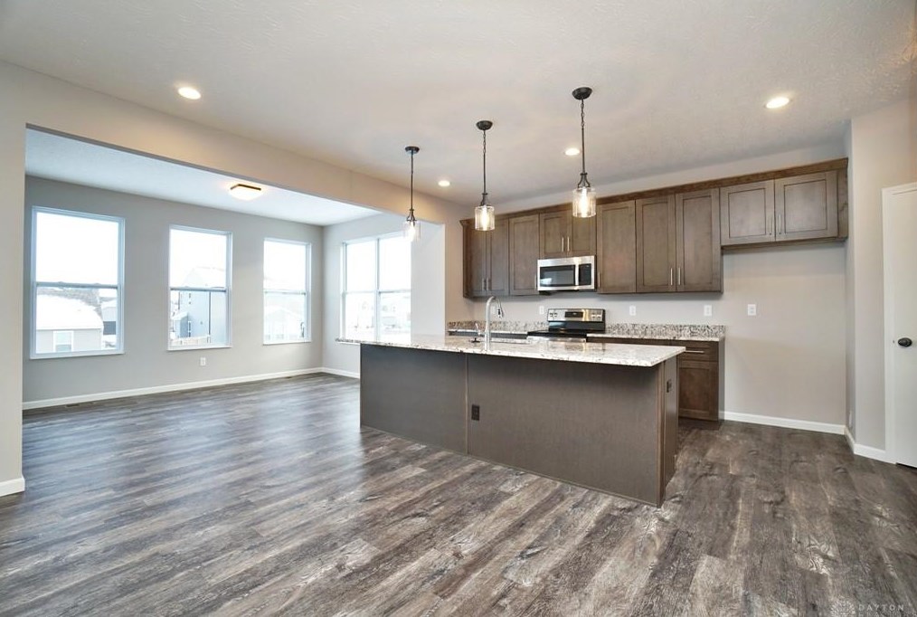 310 Selkirk Pl, Trenton OH  45067 exterior