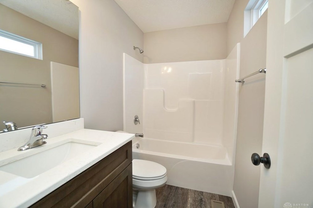 310 Selkirk Pl, Trenton OH  45067 exterior