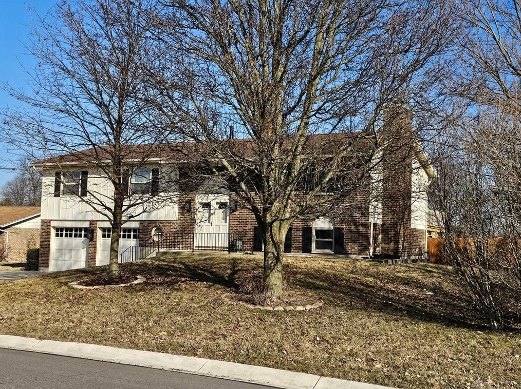 1792 Wilene Dr, Dayton, OH 45432-4017