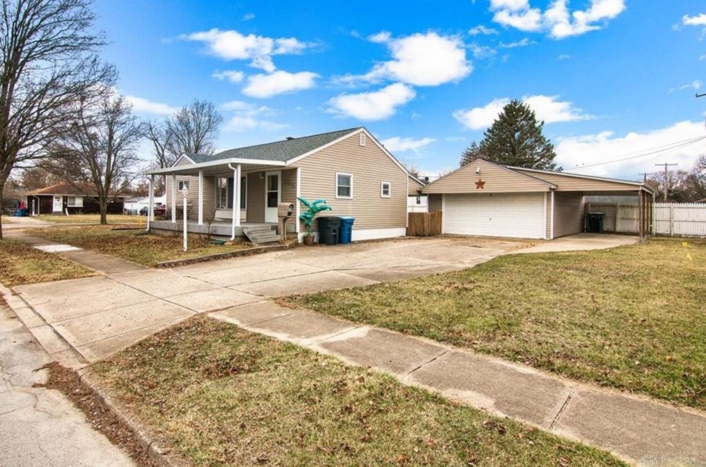 395 Trunk Dr, Dayton, OH 45431-2246
