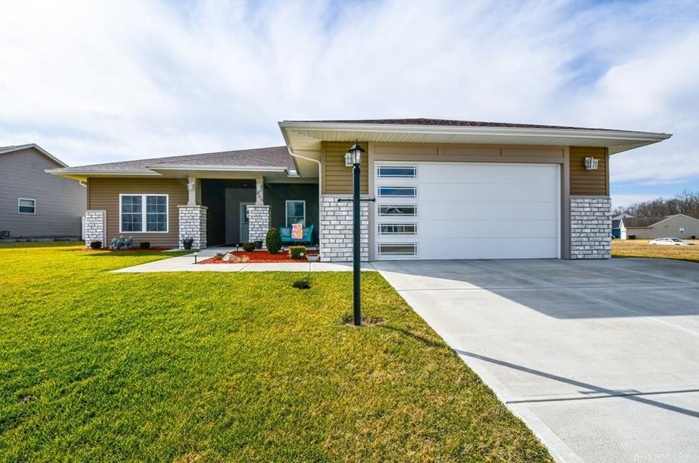 805 Mckees Mill Run, New Carlisle, OH 45344-8567