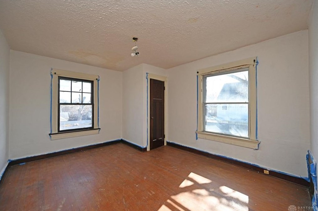 2213 Ravenwood Ave, Dayton OH  45406-2834 exterior