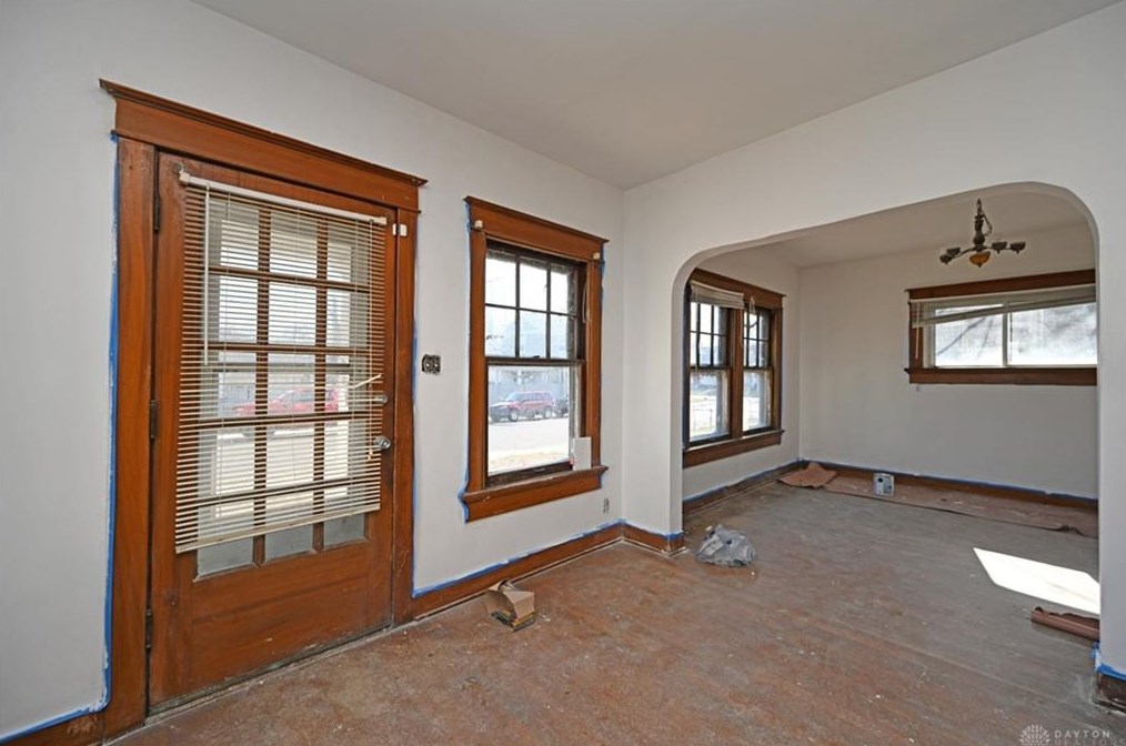 2213 Ravenwood Ave, Dayton OH  45406-2834 exterior