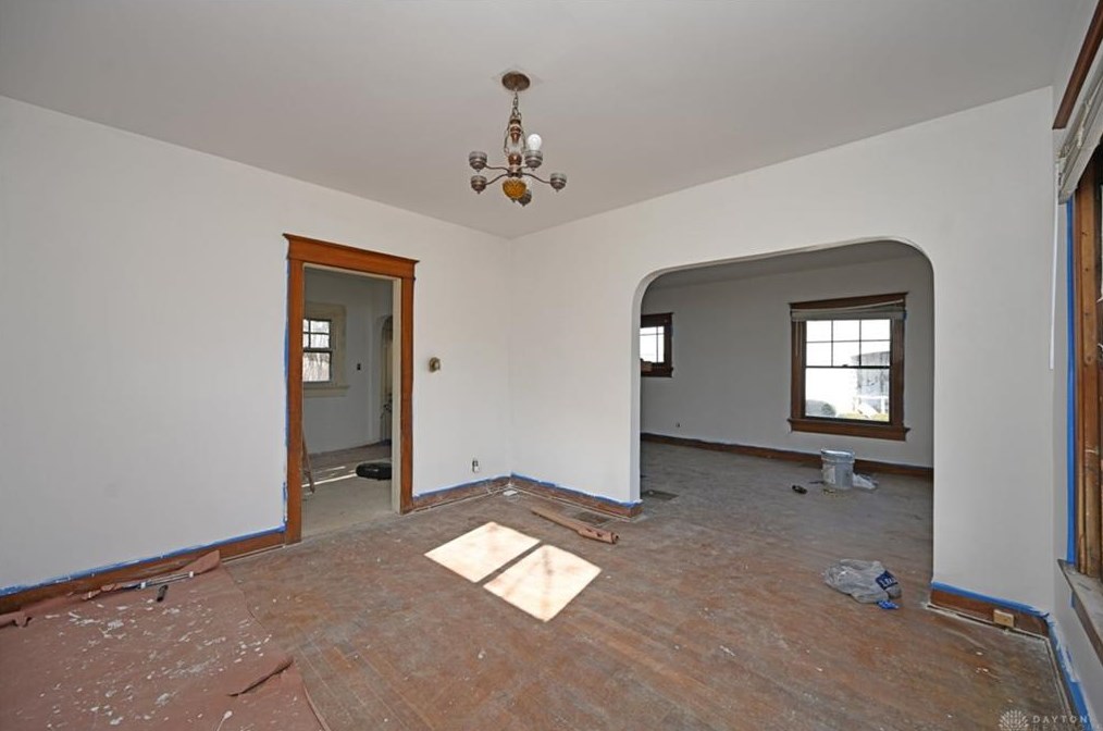 2213 Ravenwood Ave, Dayton OH  45406-2834 exterior