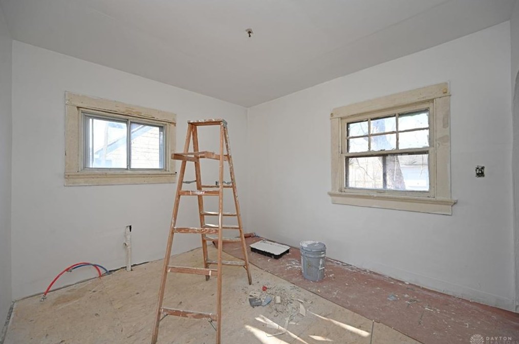 2213 Ravenwood Ave, Dayton OH  45406-2834 exterior
