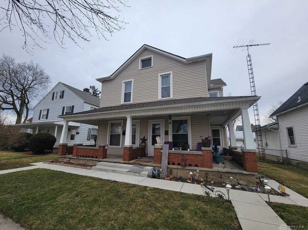 648 Market St, Brookville, OH 45309-1826