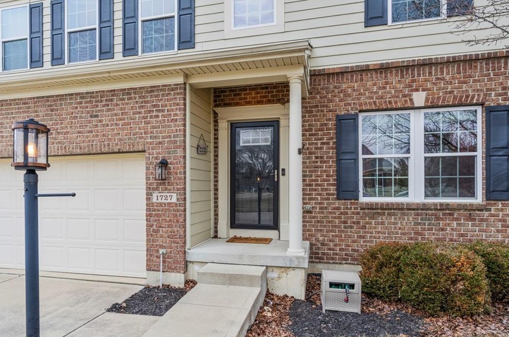 1727 Eagle Ct, Fairborn, OH 45324-6292