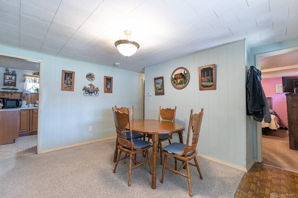 261 Thornapple Rd, New Lebanon, OH 45345-9269