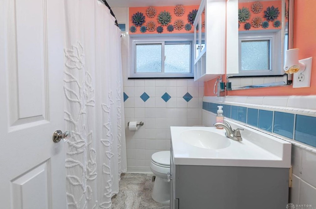 1013 Hollendale Dr, Dayton OH  45429-4744 exterior