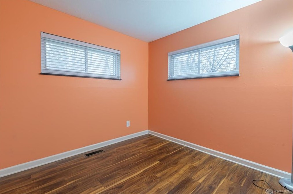 1013 Hollendale Dr, Dayton OH  45429-4744 exterior