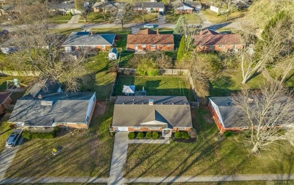 1013 Hollendale Dr, Dayton OH  45429-4744 exterior