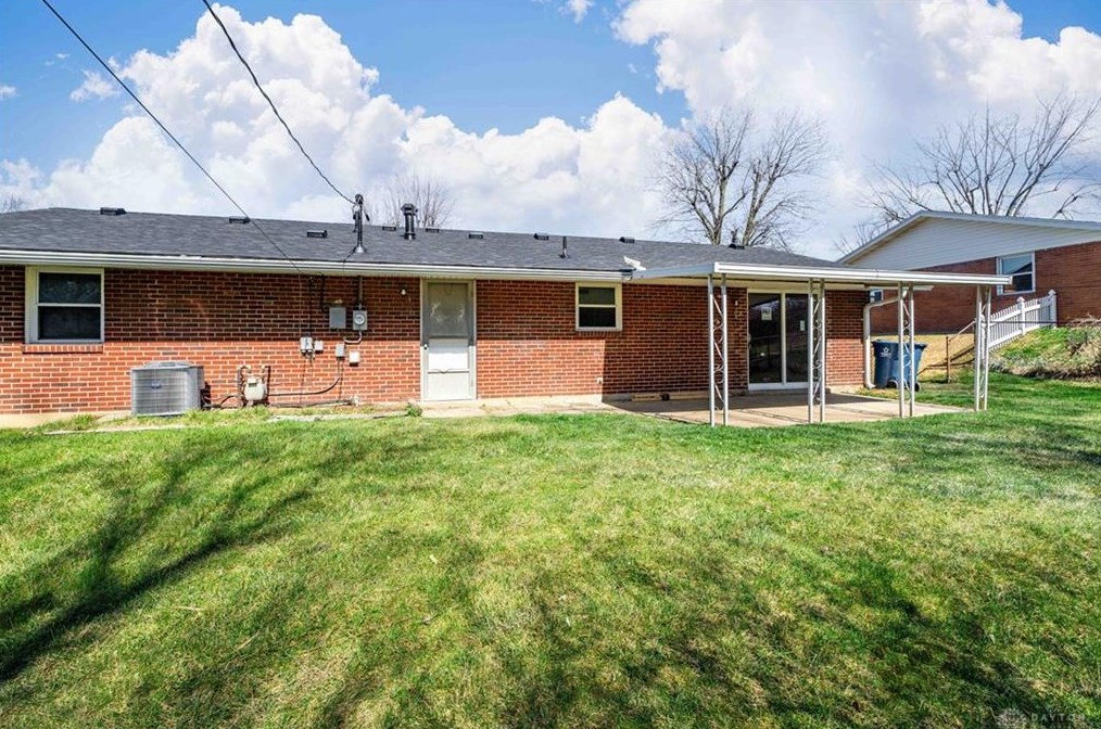 5944 Corsica Dr, Dayton OH  45424-3509 exterior