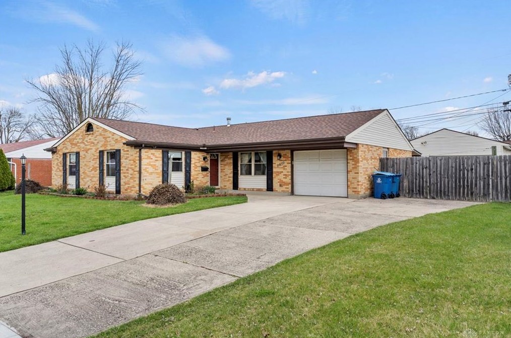 6839 Alter Rd, Dayton, OH 45424-3411