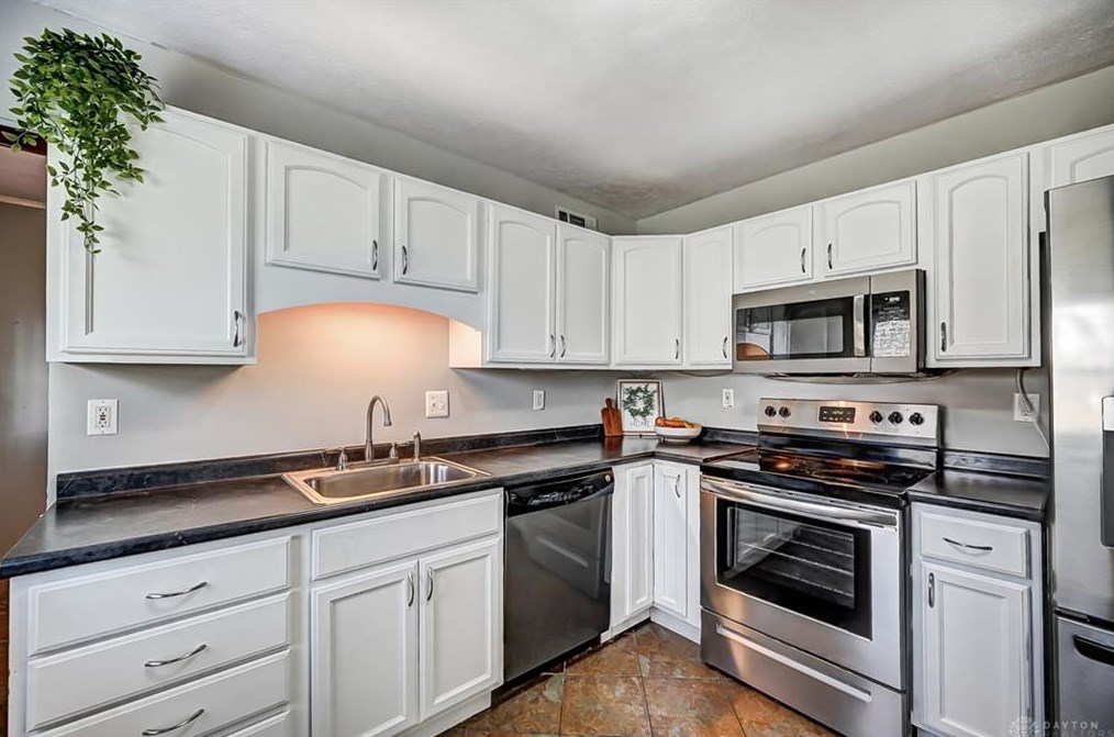 539 Possum Rd, Springfield OH  45502-9461 exterior