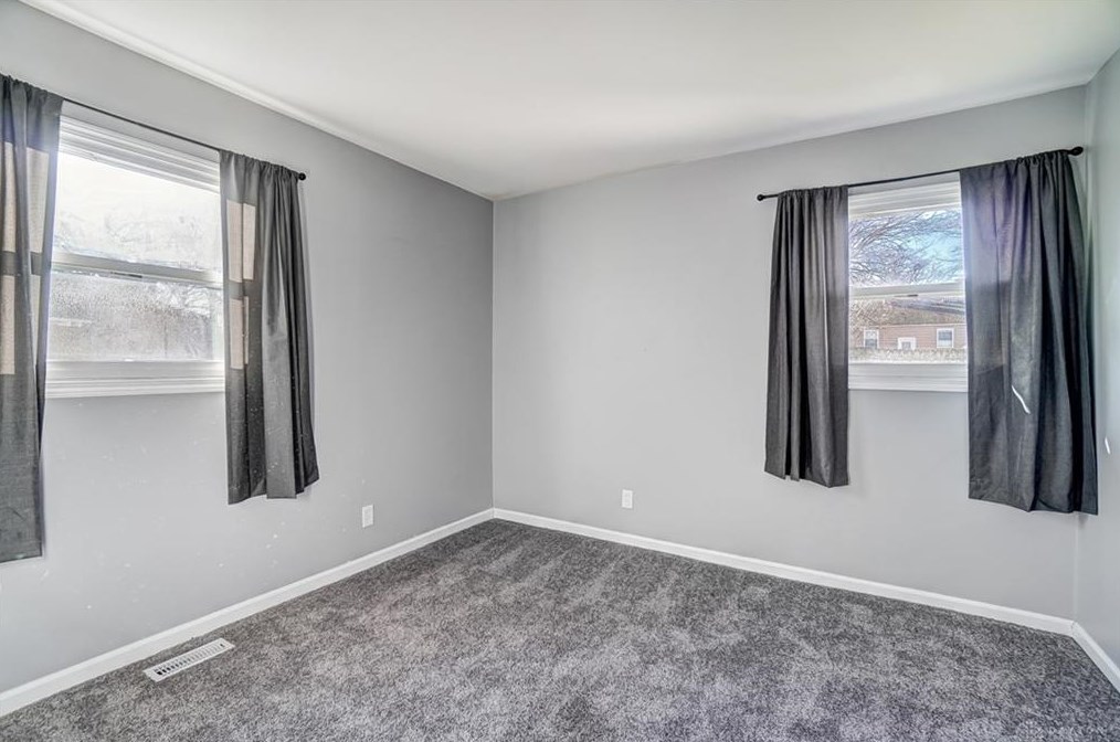 8483 Smallwood Ln, Cincinnati OH  45236-1808 exterior