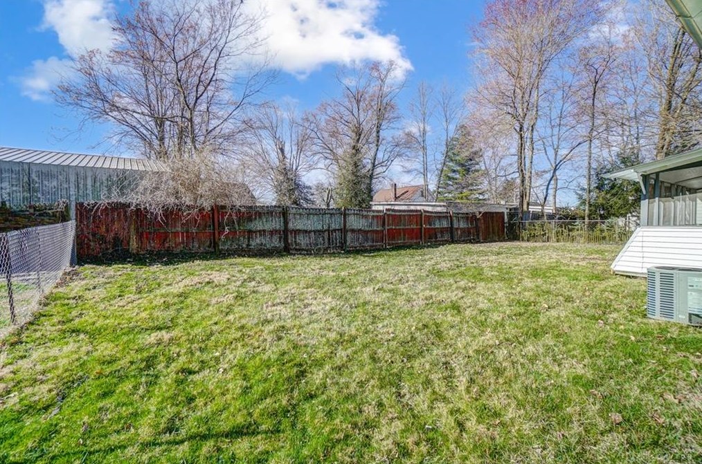 8483 Smallwood Ln, Cincinnati OH  45236-1808 exterior