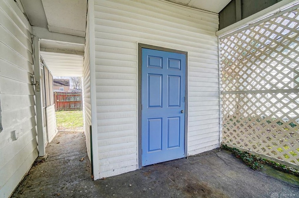 8483 Smallwood Ln, Cincinnati OH  45236-1808 exterior