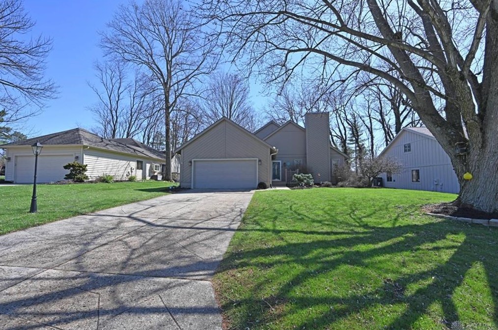 820 Kentshire Dr, Dayton, OH 45459-2328