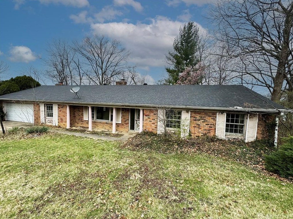9448 Rockport Dr, Cincinnati, OH 45231-3626