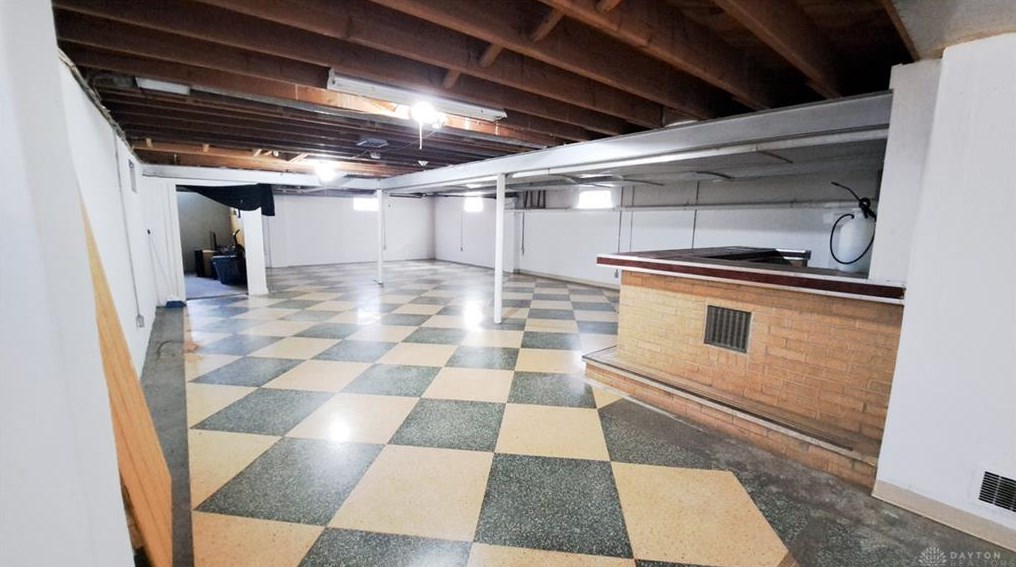 6262 Garber Rd, Dayton OH  45415-2010 exterior