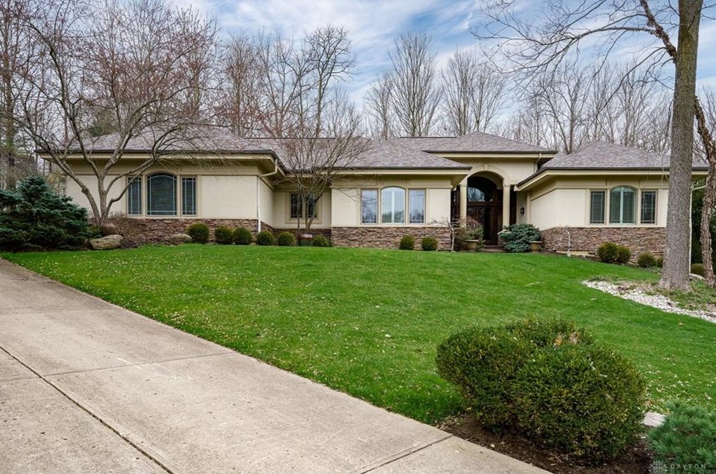 8307 Old Woods Ct, Springboro, OH 45066-9162