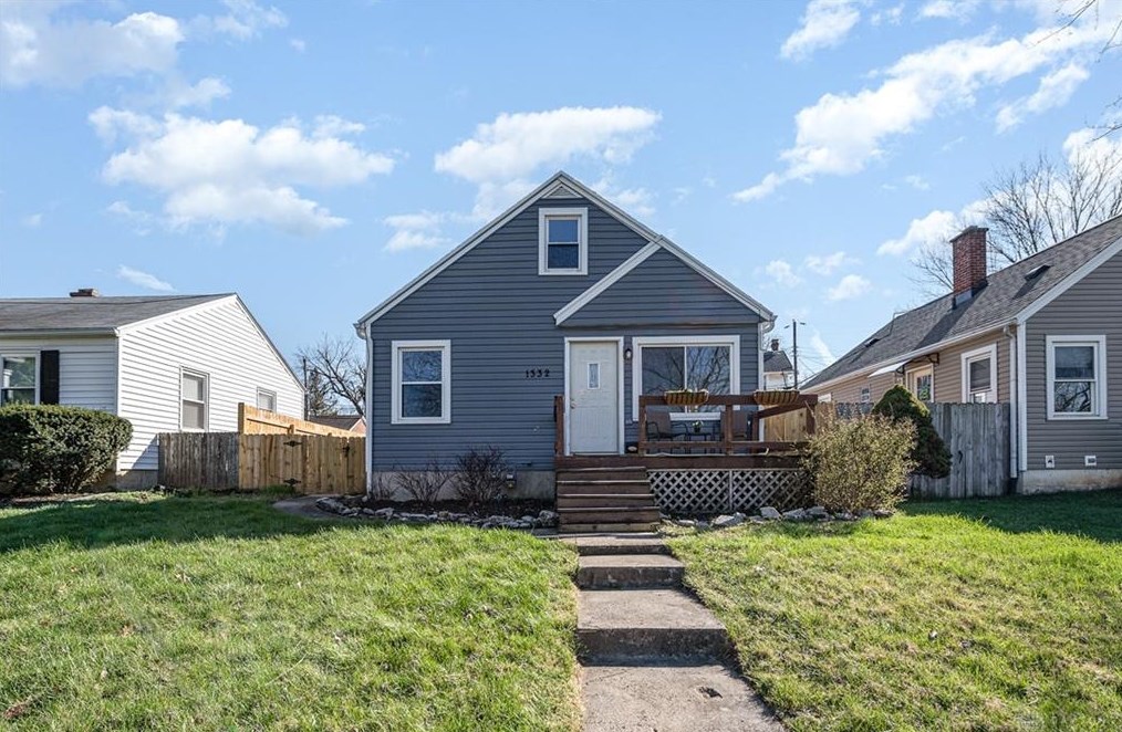 1332 Southlyn Dr, Dayton, OH 45409-1636